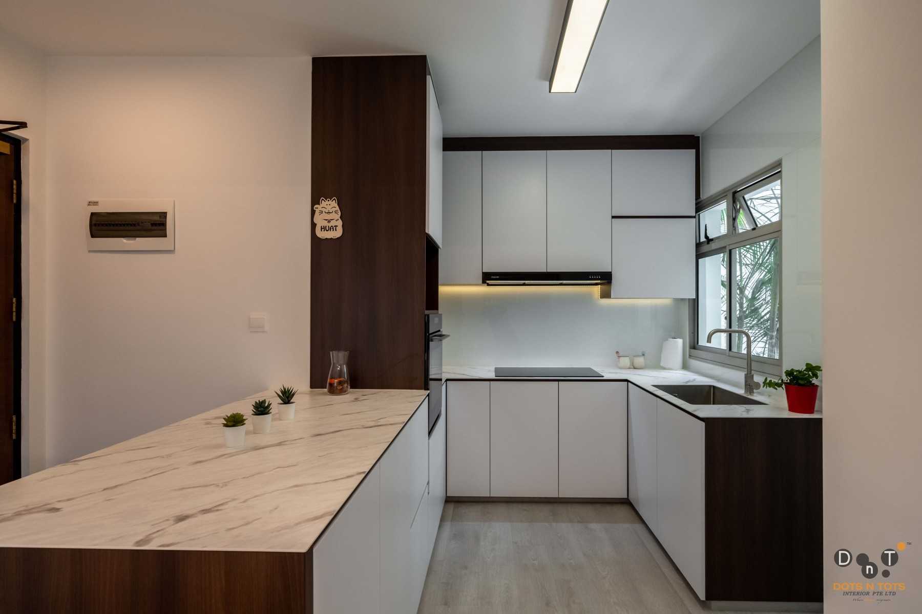 Modern Kitchen with Wood Flooring and Kitchen Window