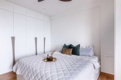 Modern Bedroom at 7 Siglap Road, Mandarin Gardens