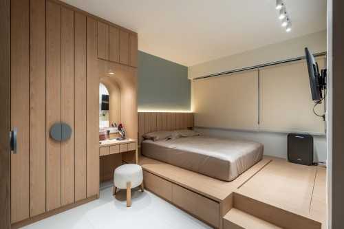 Scandinavian Walk-in Wardrobe at Woodleigh | Alkaff Oasis