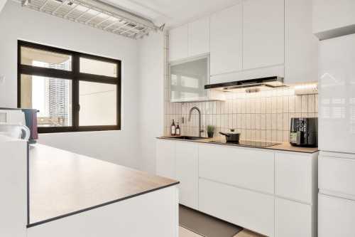 Minimalist Kitchen at Tanglin Halt