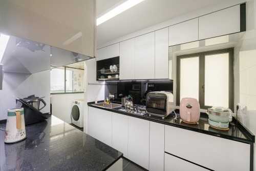 Minimalist Kitchen at 88 Dawson Rd