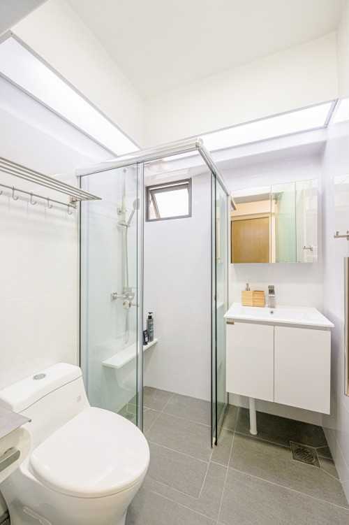 Minimalist Bathroom at 88 Dawson Rd