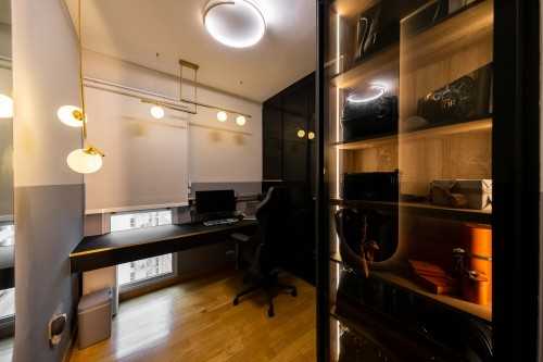 Contemporary Home Office at Bendemeer | Eight Riversuites