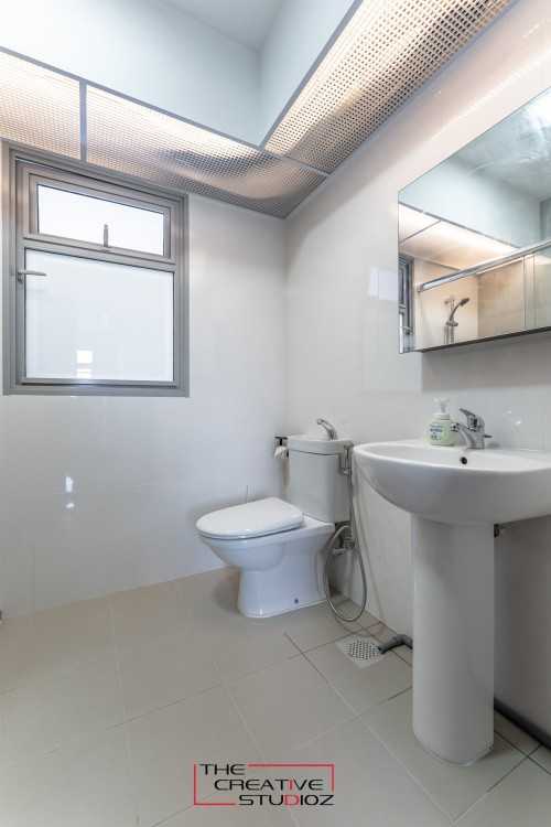Minimalist Bathroom at 612A Tampines North Drive 1