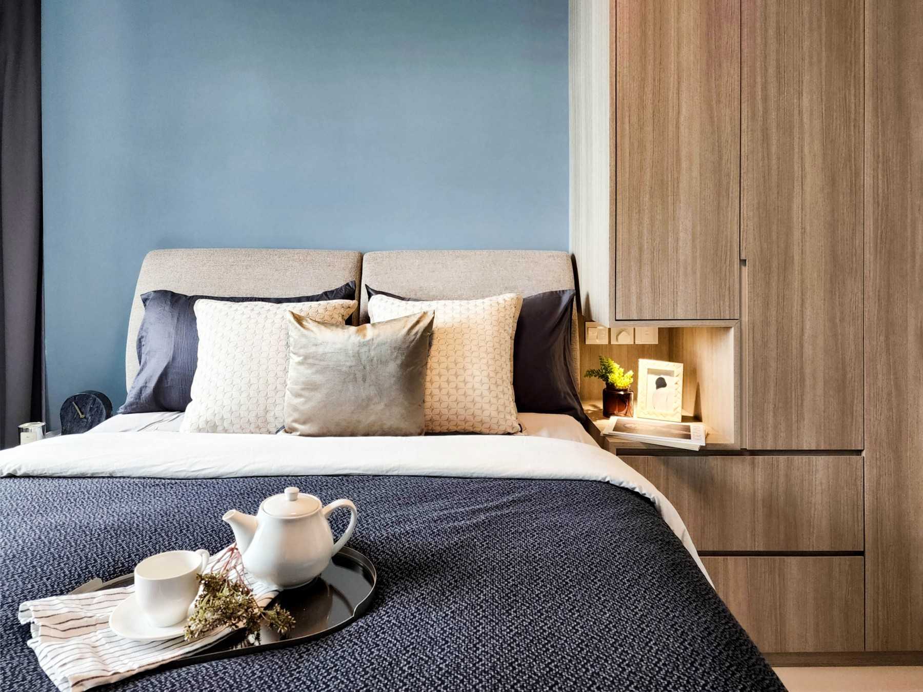 Modern Bedroom with Bedside Table and Queen Bed