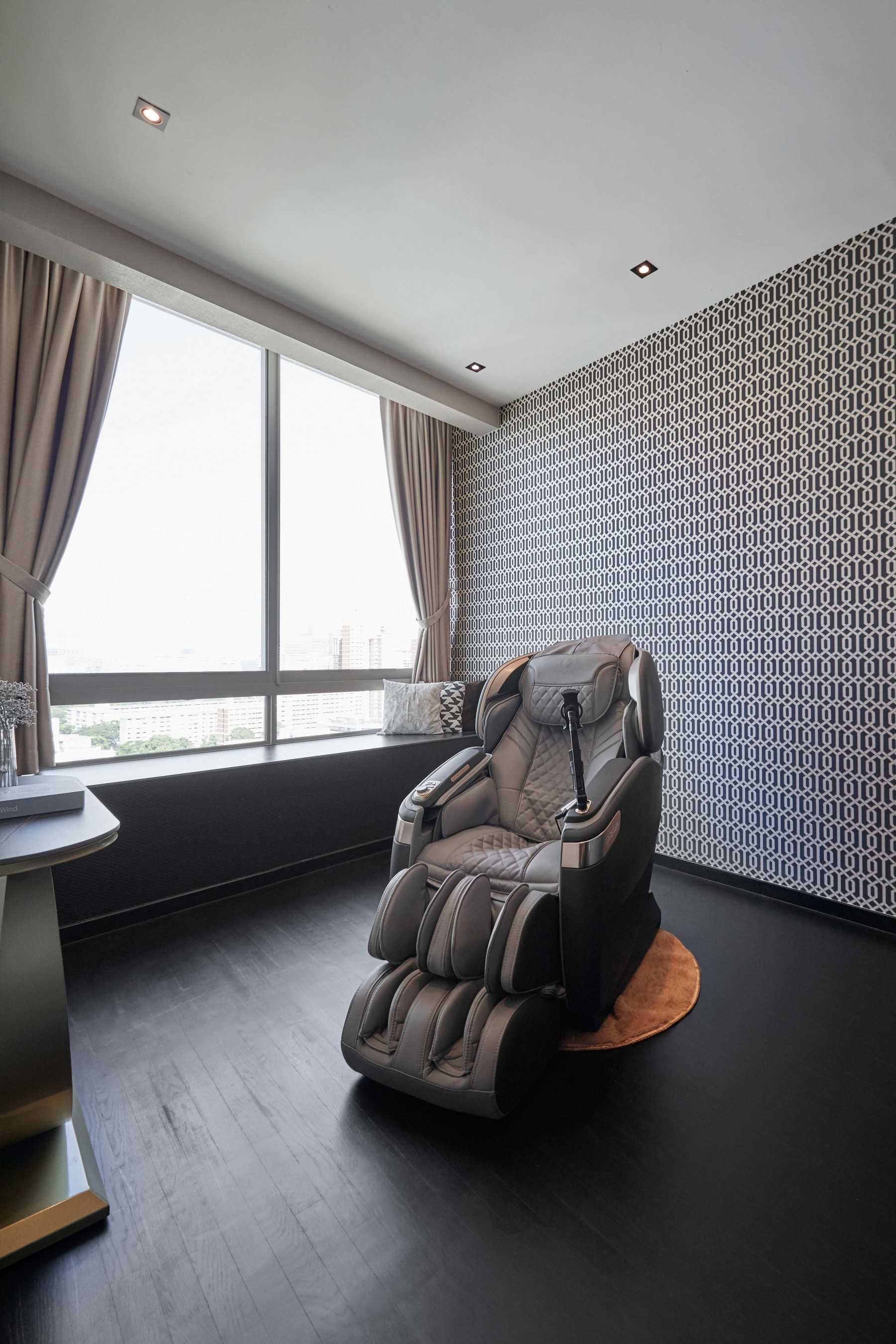 Modern Office with Window Seat and Window Grille