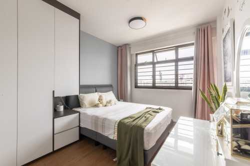Contemporary Bedroom at 478 Yishun St 44