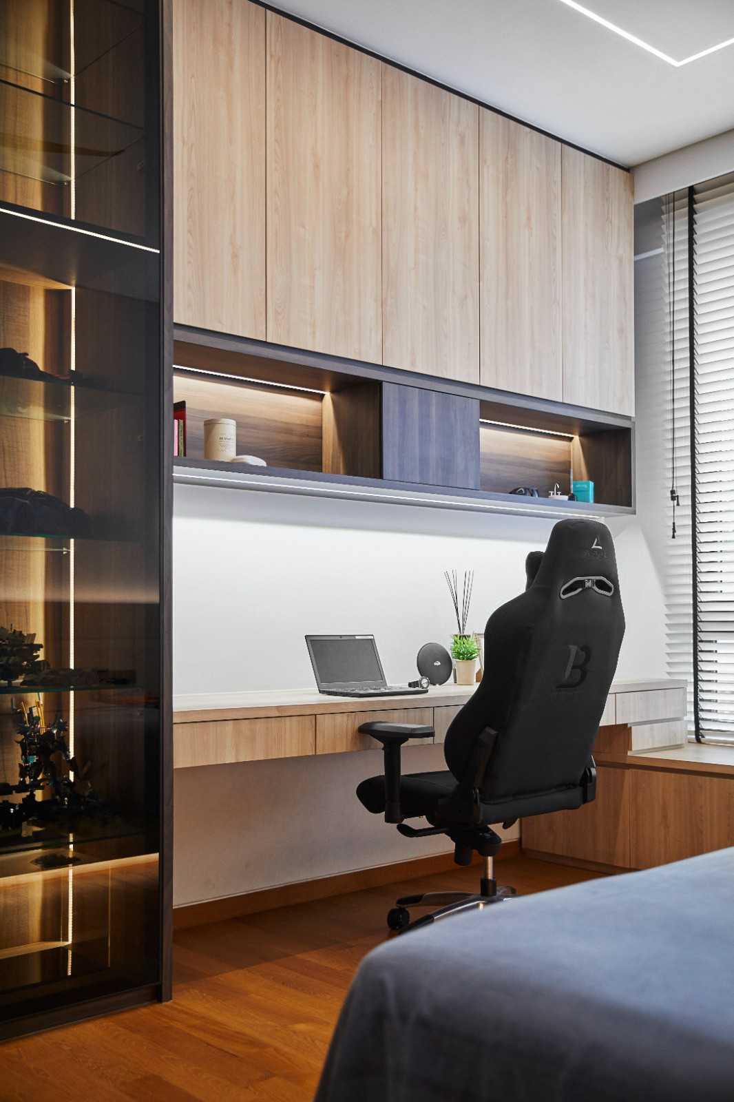 Modern Bedroom with Bookshelf and Window Seat
