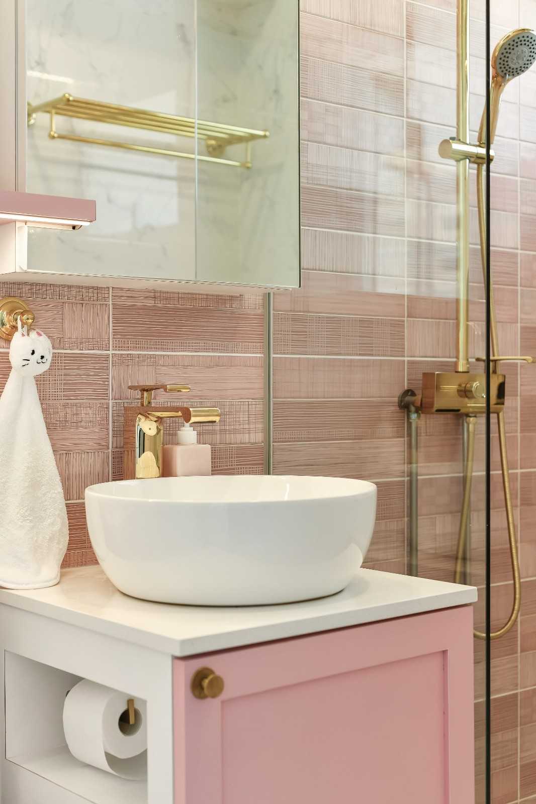 Transitional Bathroom with Mirror and Bathroom Mirrors