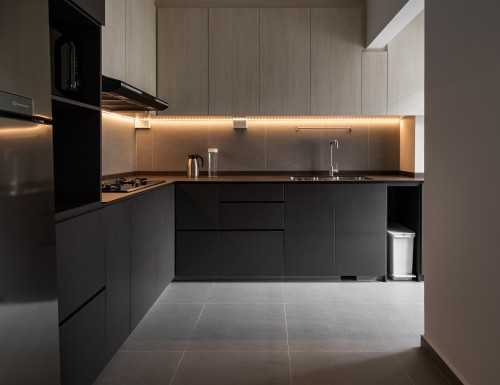 Contemporary Kitchen at 205 compassvale