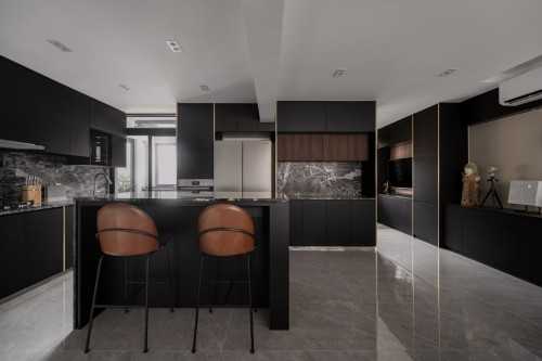 Modern Kitchen at 245 Bishan