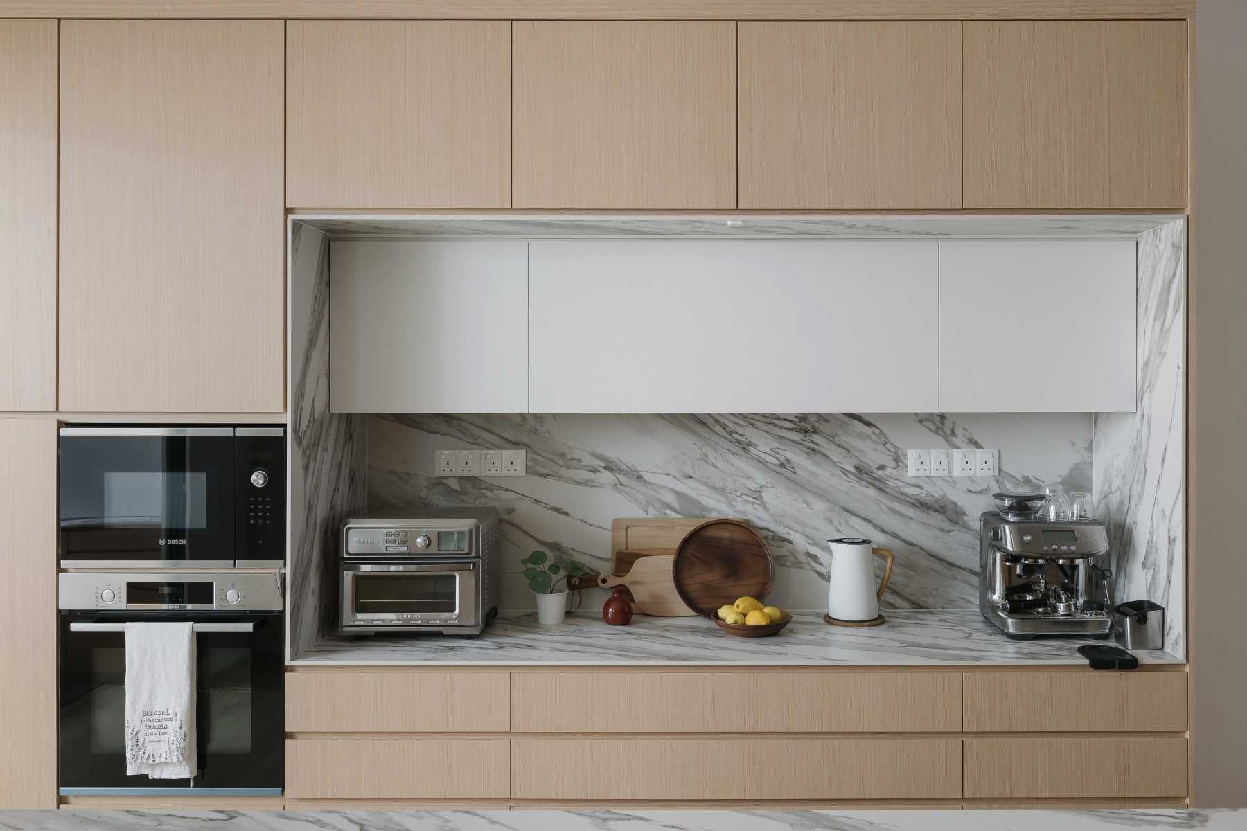 Modern Kitchen with Kitchen Island and Open Kitchen