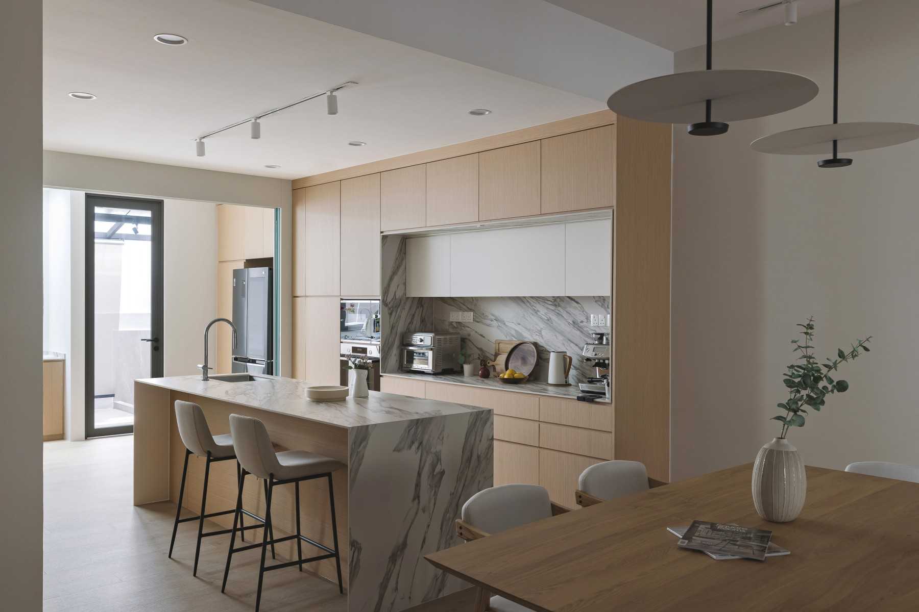 Modern Kitchen with Countertop and Kitchen Island