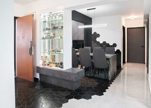 Modern Entryway at Marsiling Greenview