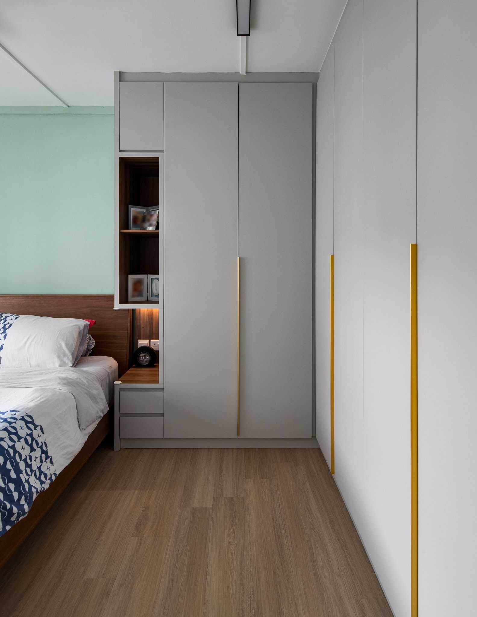 Contemporary Bedroom with Vinyl Flooring and Wardrobe