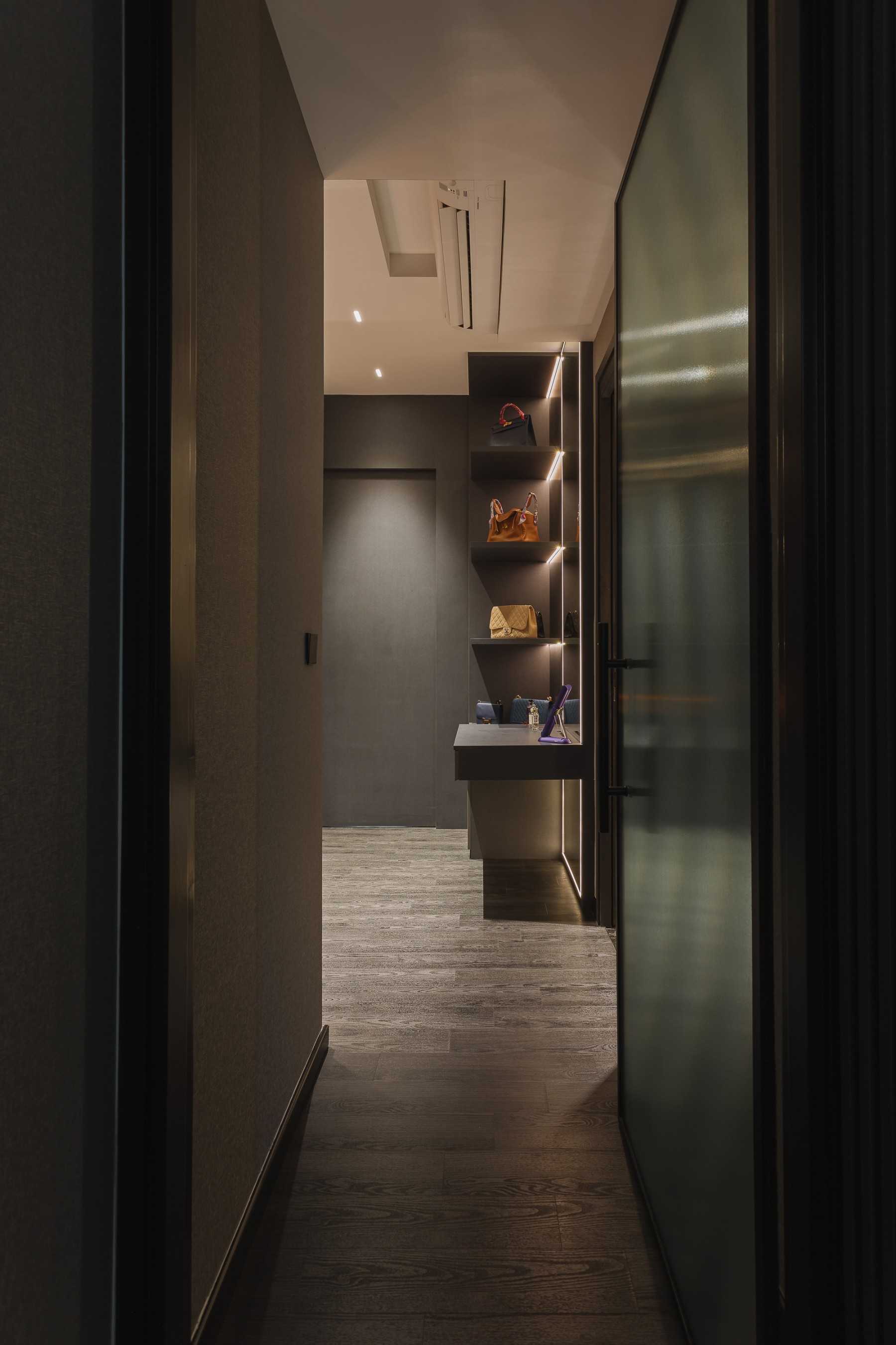 Modern Bedroom with Vinyl Flooring and Glass Door