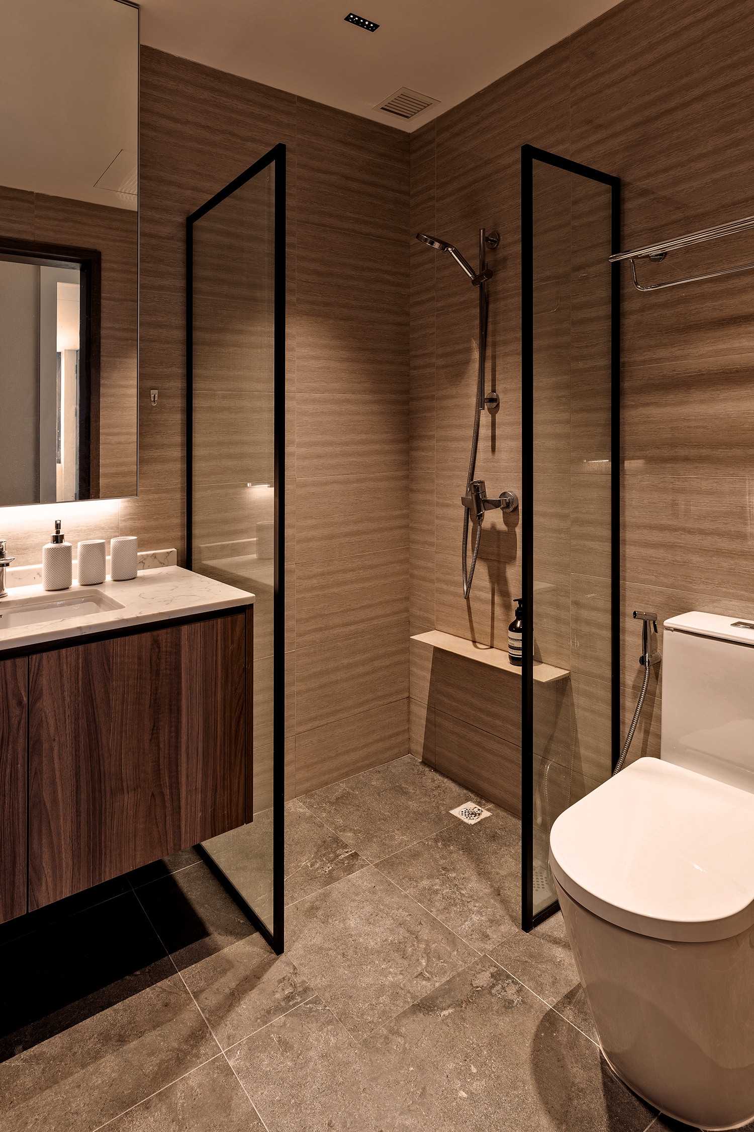Contemporary Bathroom with Countertop and Mirror