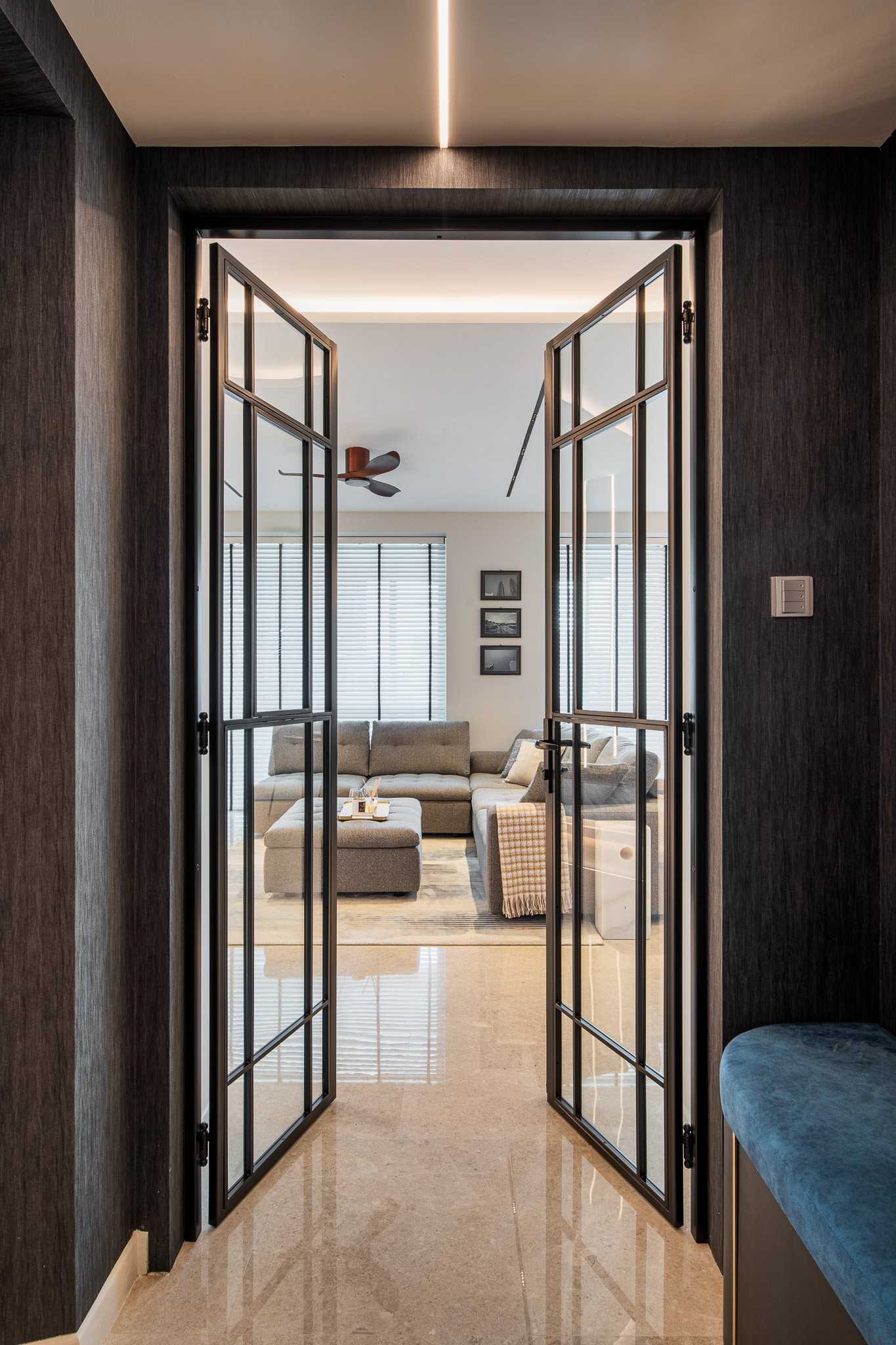 Modern Entryway with Mirror and Shoe Rack