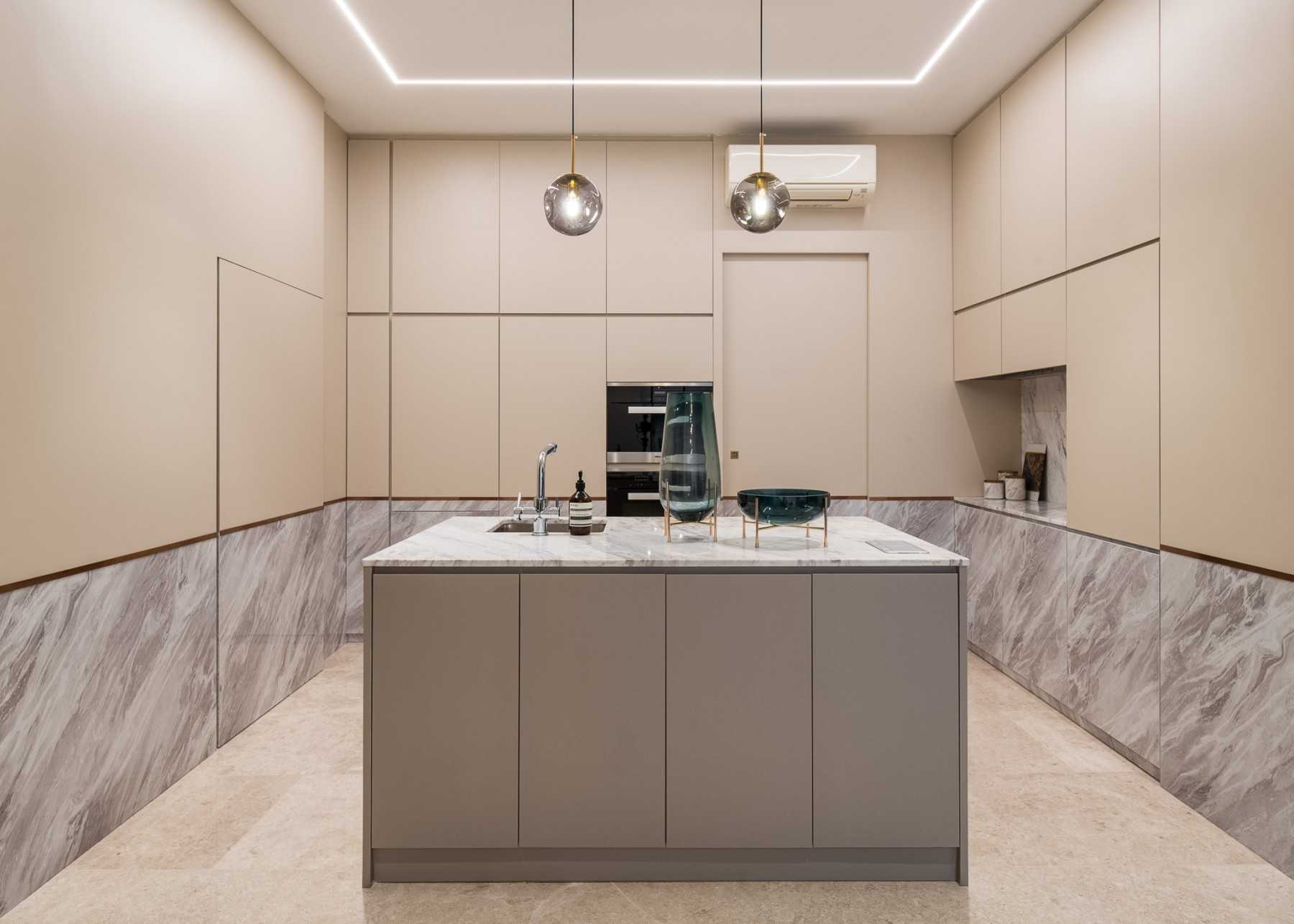 Modern Kitchen with Kitchen Island and Breakfast Counter