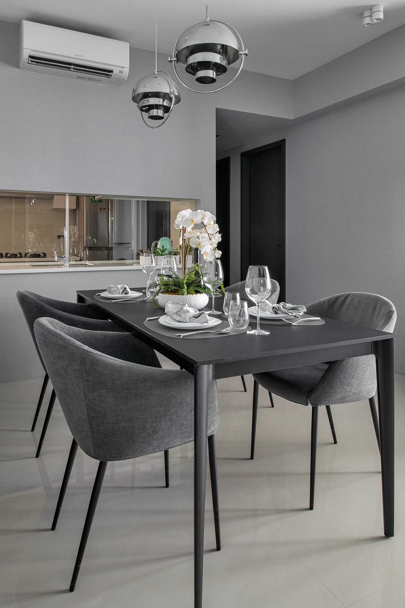 Modern Dining Room with Dining Table and Dining Chairs