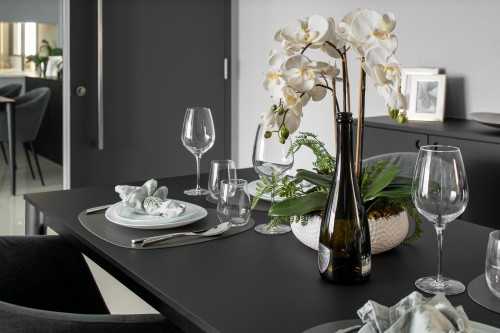 Modern Dining Room at Treasure Crest II