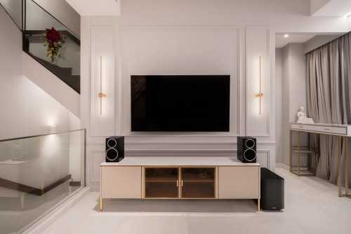 Modern Living Room at Hillcrest Villa