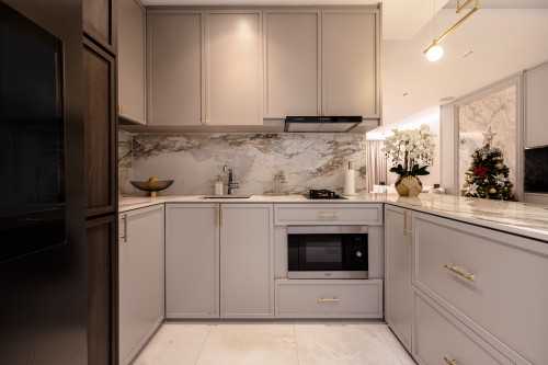 Modern Kitchen at Hillcrest Villa