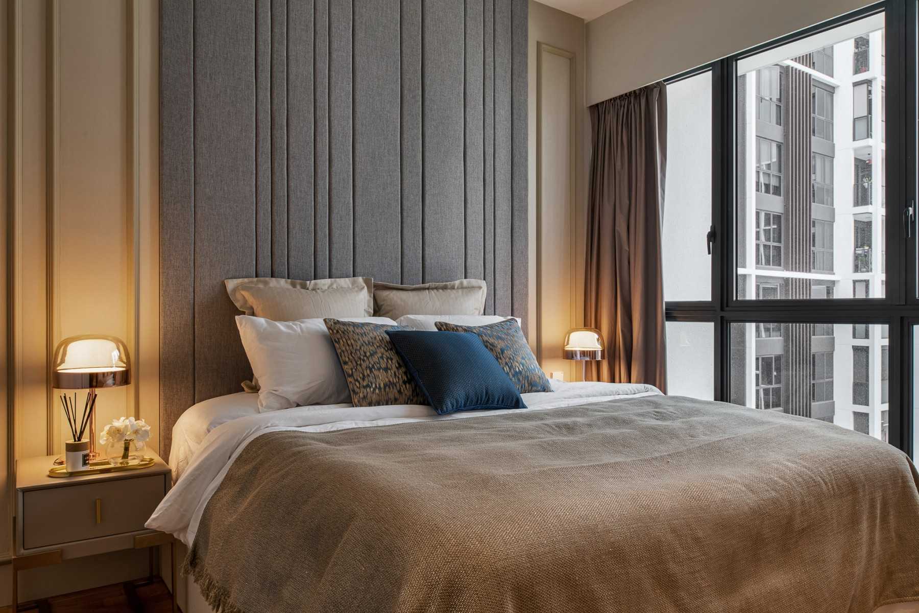 Modern Bedroom with Built-in Bed and Closet