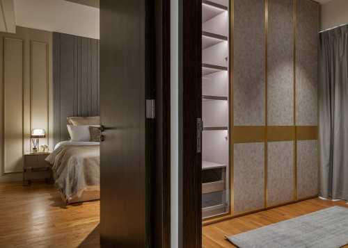 Modern Walk-in Wardrobe at Botanique III