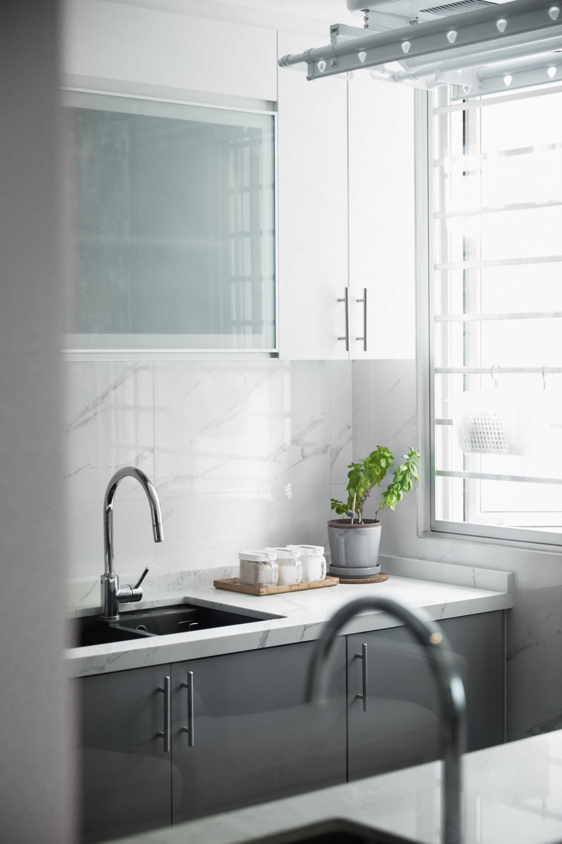 Contemporary Kitchen with Countertop and Kitchen Window