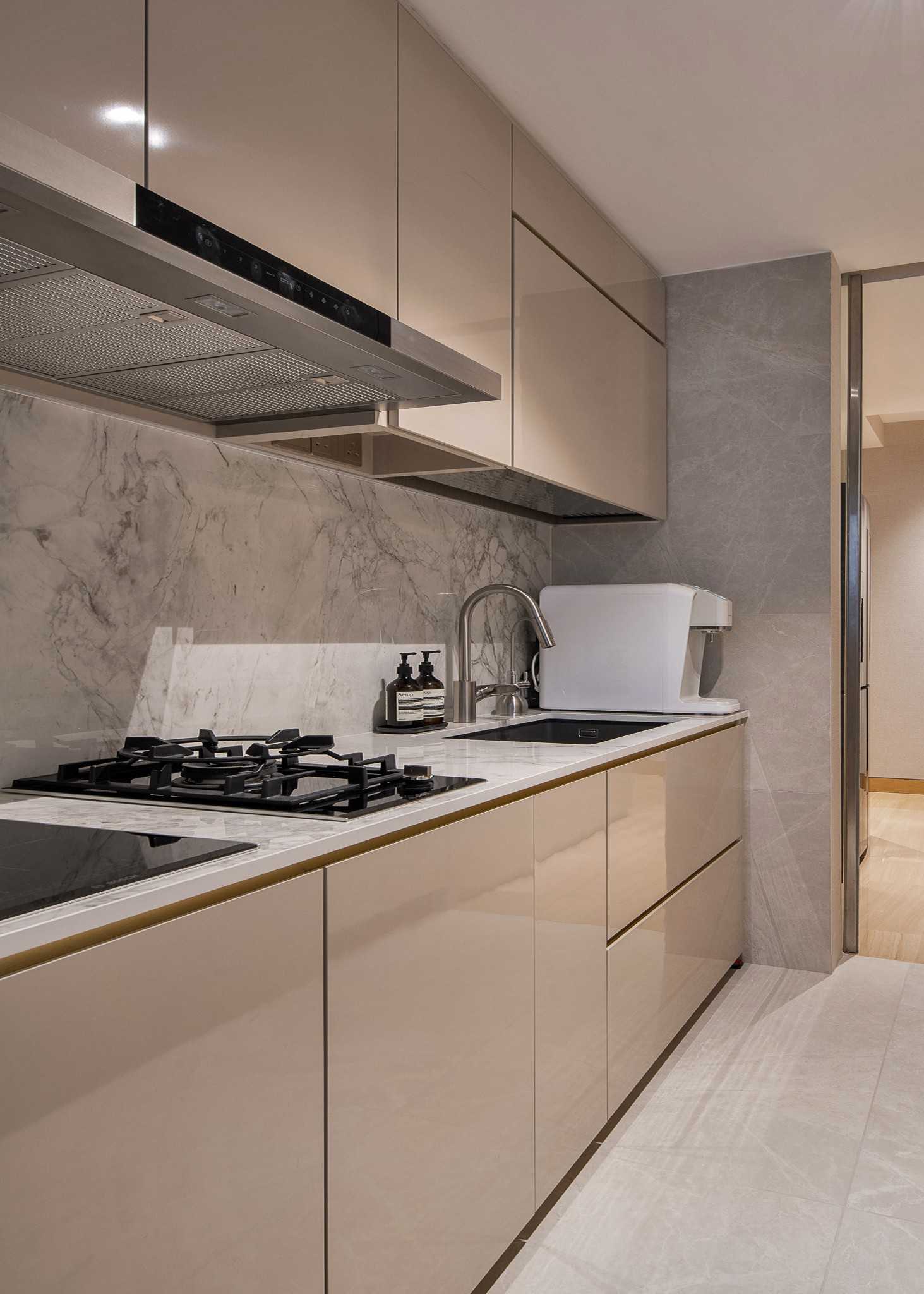 Modern Kitchen with Countertop and Breakfast Counter