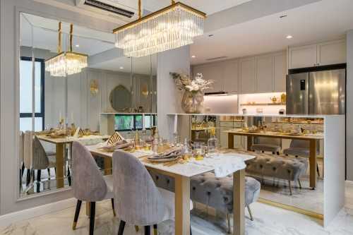 Modern Dining Room at Waterplace