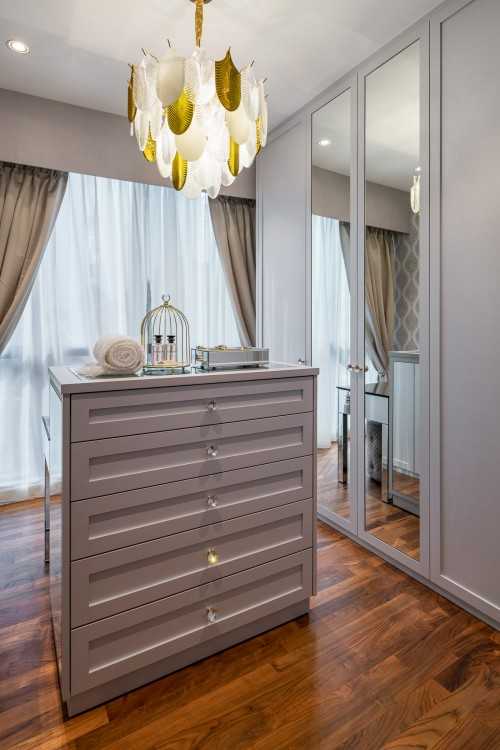 Modern Walk-in Wardrobe at Waterplace