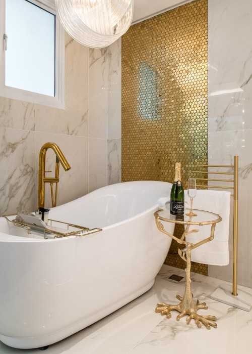 Modern Bathroom at Waterplace