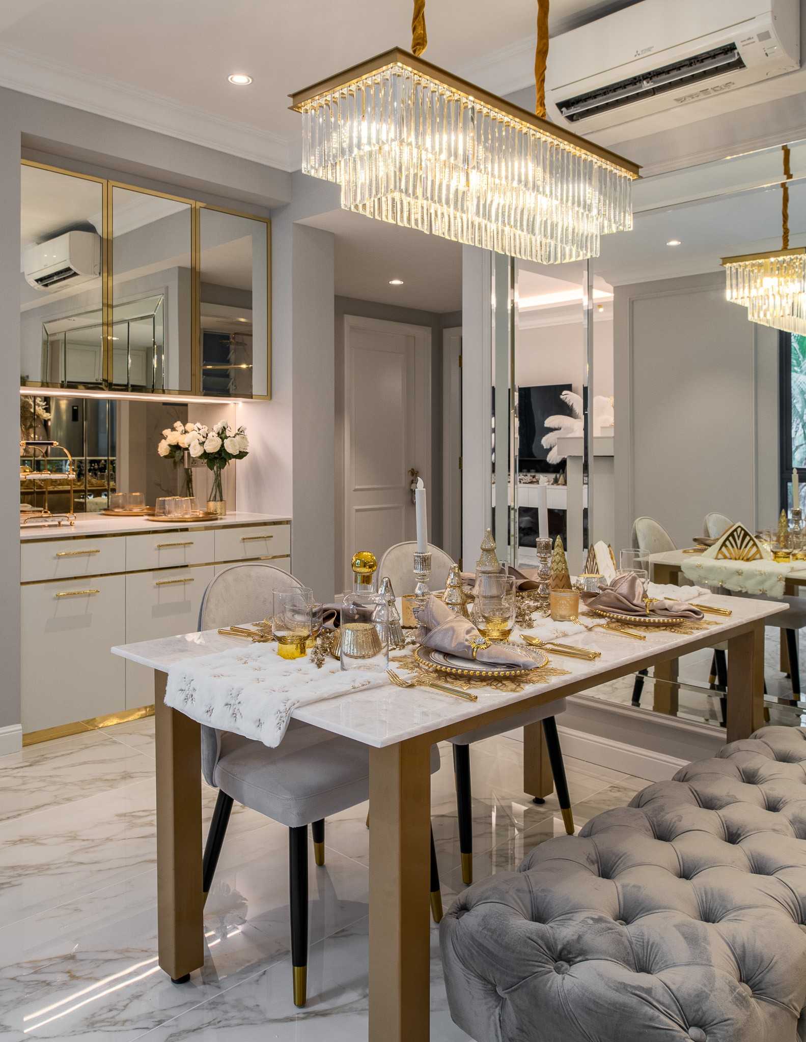 Modern Dining Room with Chandelier and Dining Table