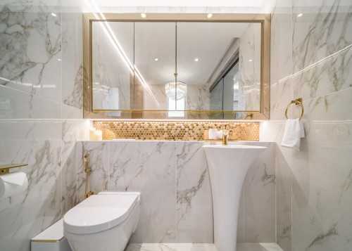 Modern Bathroom at Waterplace