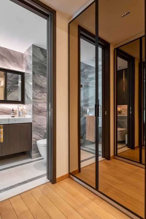 Asian Bathroom at 76 Shenton Way