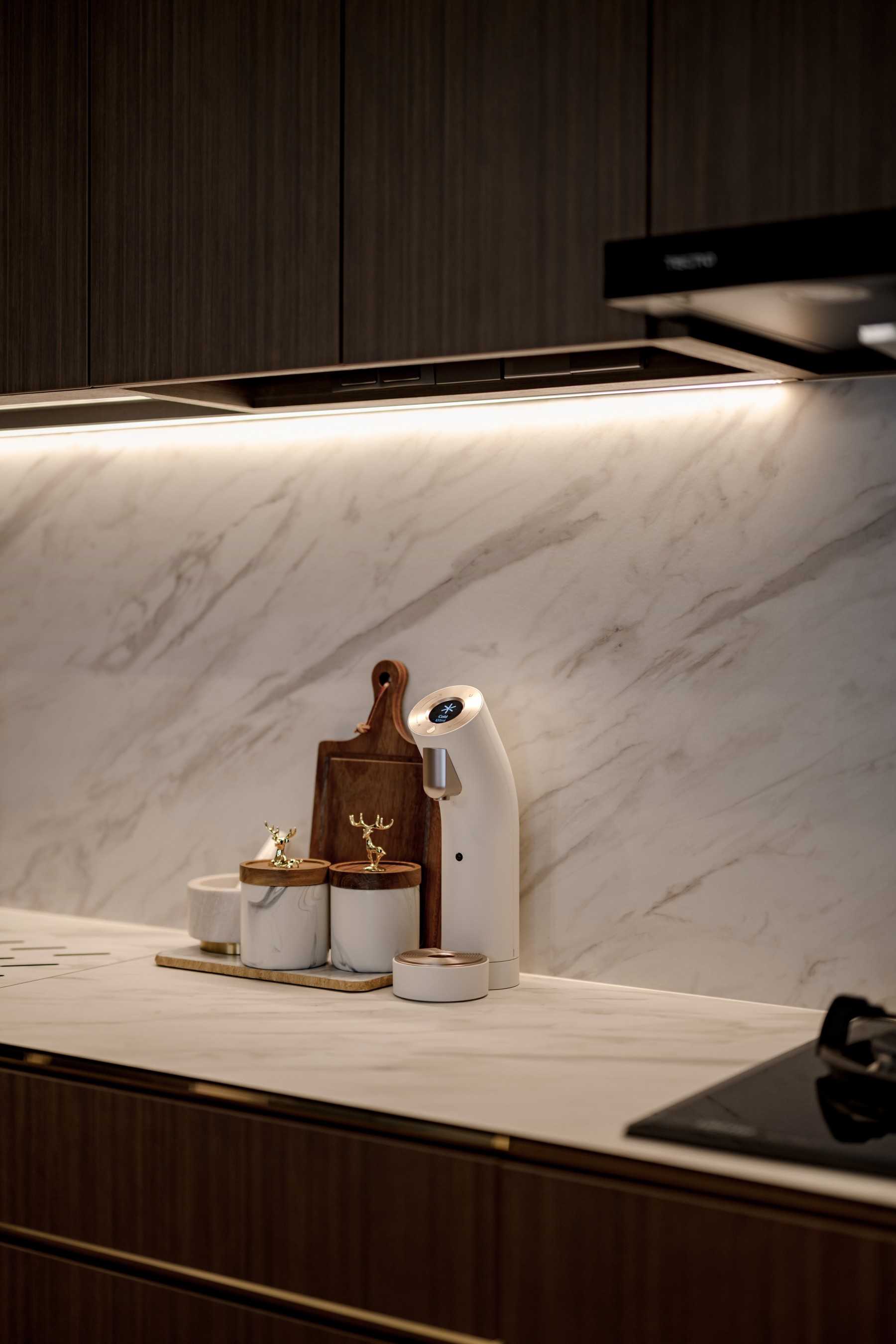 Contemporary Kitchen with Kitchen Island and Breakfast Counter