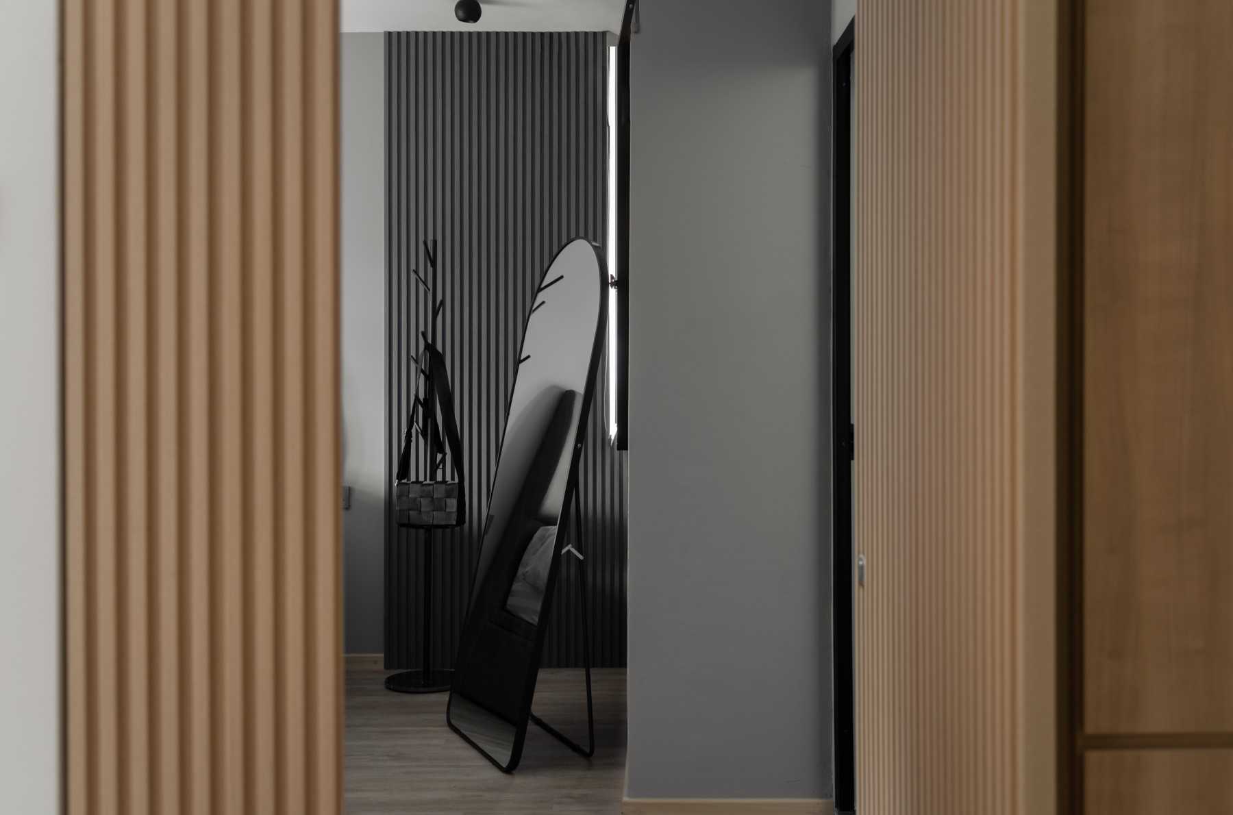 Scandinavian Entryway with Mirror and Wall Mirror