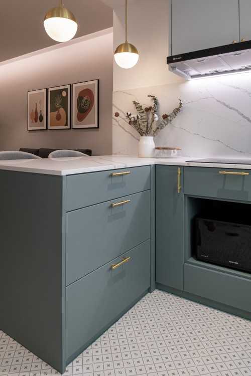 Modern Kitchen at Spring Bloom