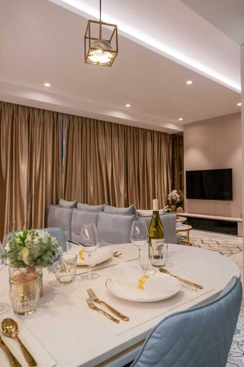 Modern Dining Room at The Arte