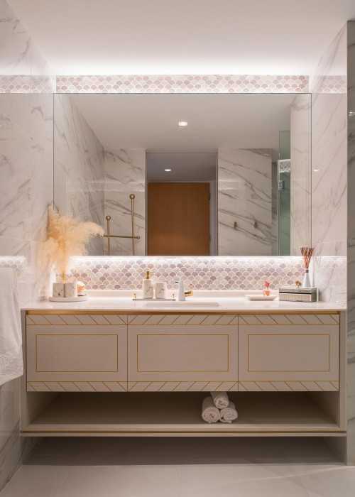Modern Bathroom at The Arte