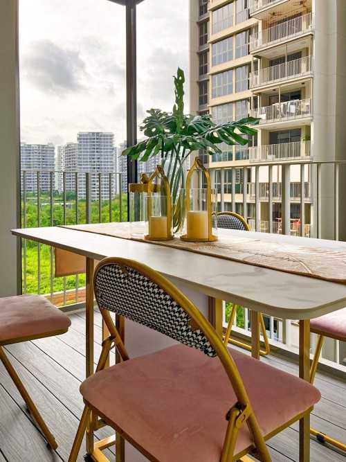 Modern Balcony at Rivercove