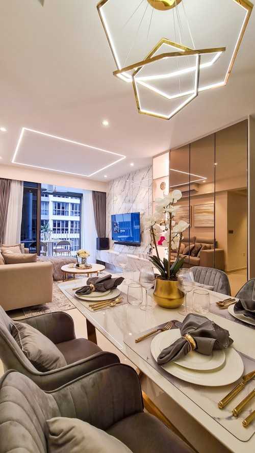 Modern Dining Room at Rivercove