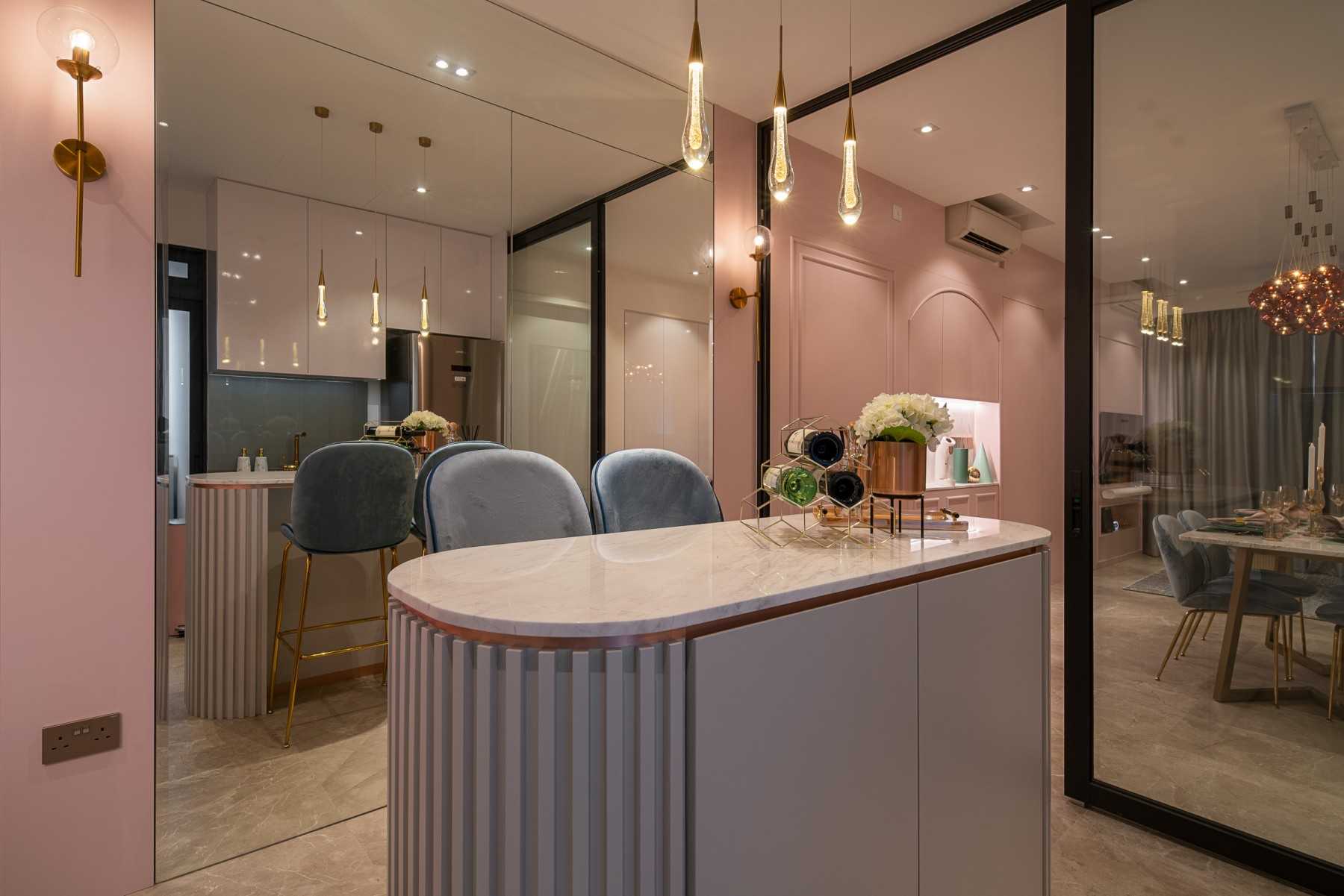 Modern Kitchen with Kitchen Island and Breakfast Counter
