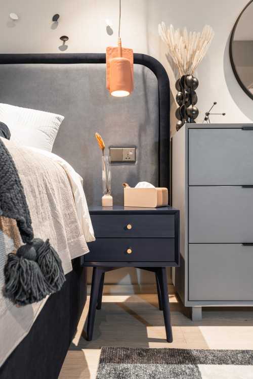 Modern Bedroom at Inz Residence II