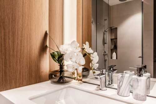 Modern Bathroom at Echelon