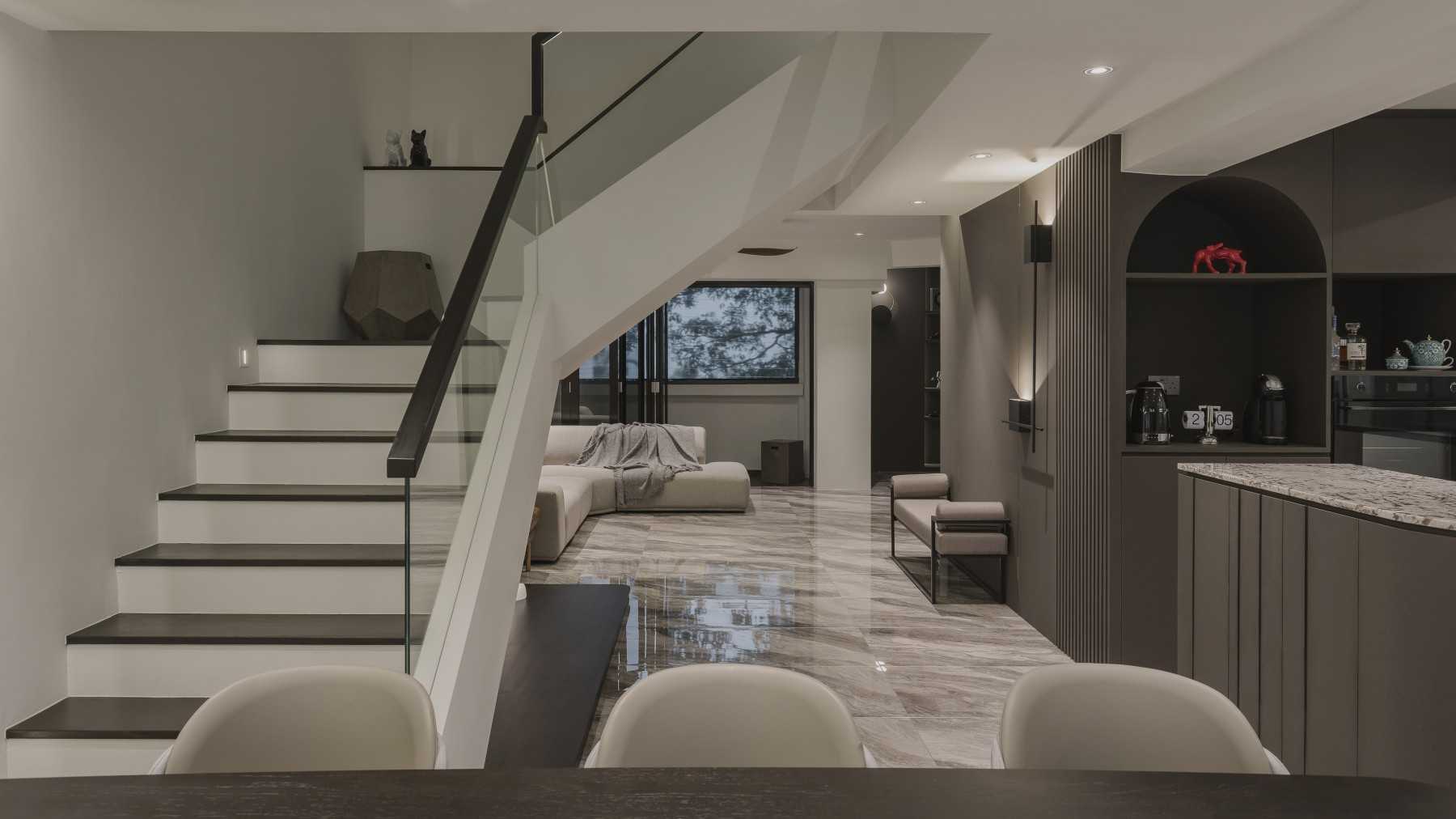 Modern Foyer with Bar Counter and Sofa