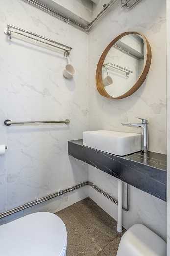 Scandinavian Bathroom at Blk 422 Serangoon Ave 3