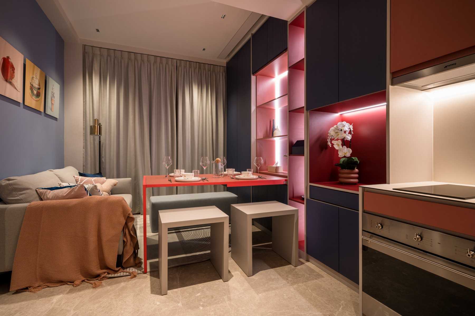 Contemporary Dining Room with Cove Lighting and Dining Table